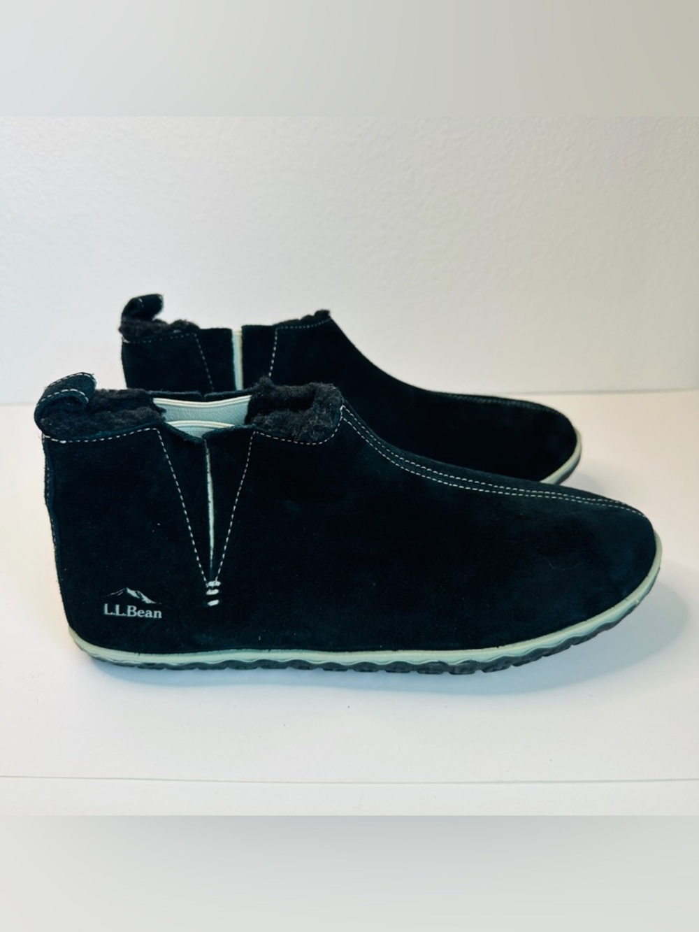 LL Bean Black Suede Sherpa Lined Booties Size 10